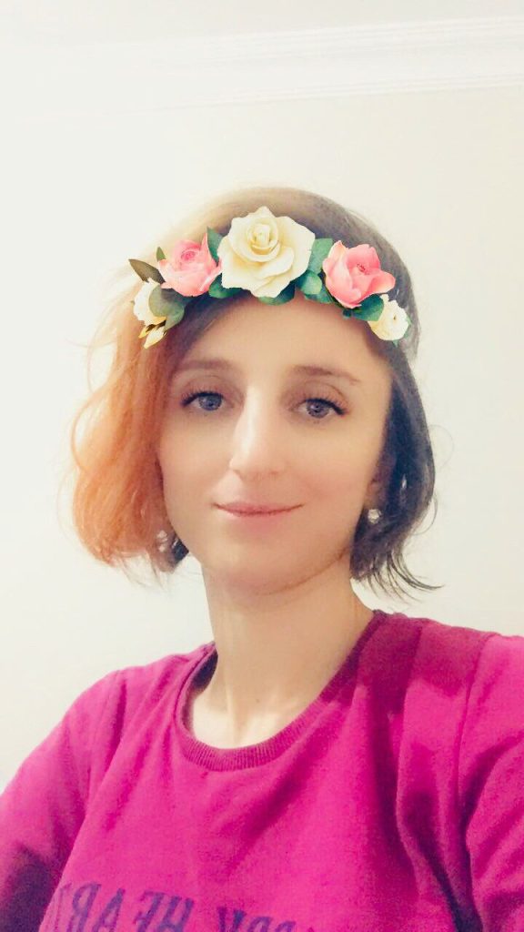 Selam ben ela 20 yaşındayım