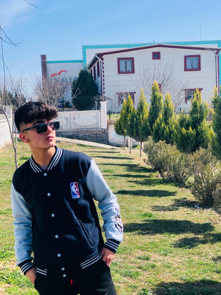 Sew arkadaş arıyorum 1 Sew arkadaş arıyorum