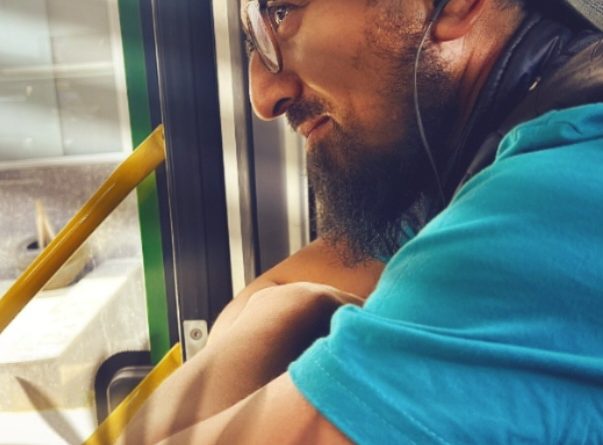 Salam xoş gordüy men özünə gözelliyine güvenen qadinla tanış olmaq isteyirem