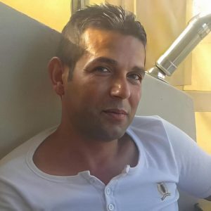 BAKIMLI NİYETİ CİDDİ GÜZEL BAYAN